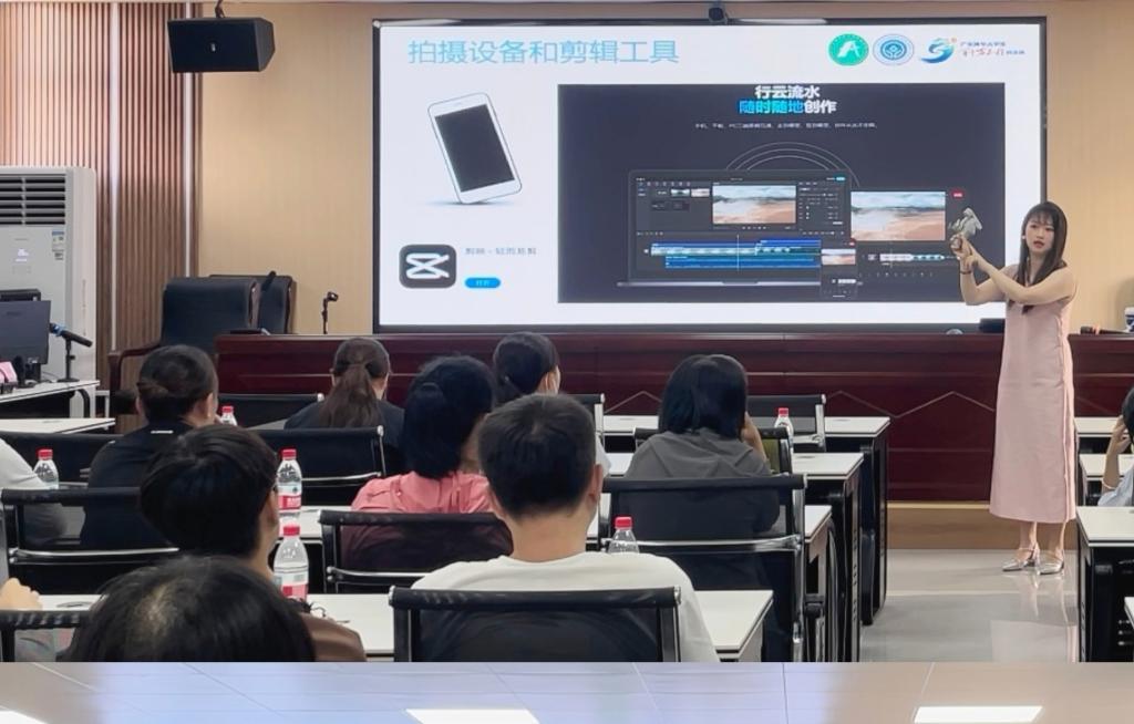 图：财会金融学院罗维佳老师为当地学员授课